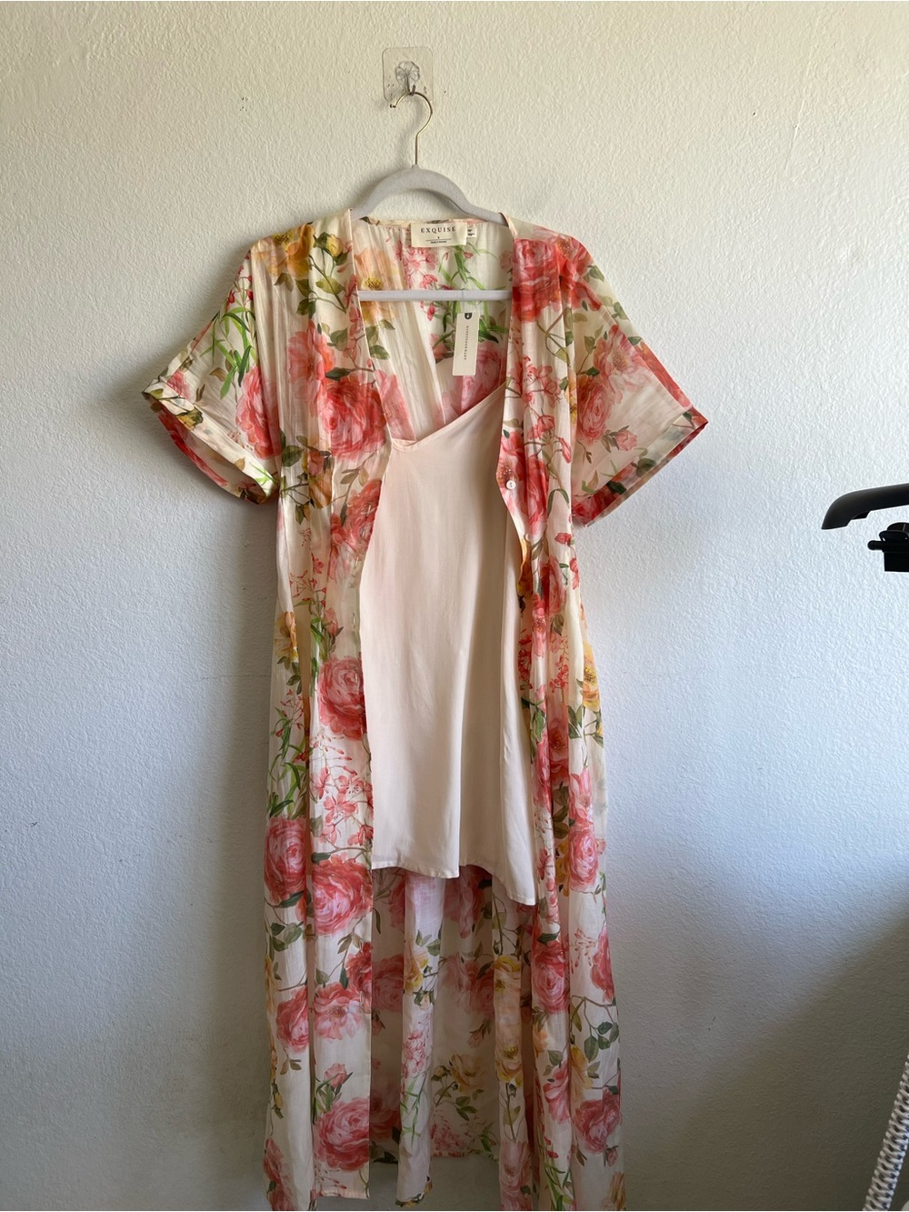 Anthropologie Exquise Tobie Maxi Dress
Color Cream and Pink Size S - Picture 7 of 14